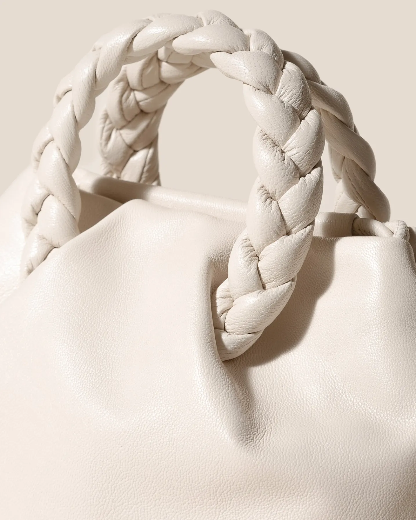 BOMBON M SUPPLE SHINY